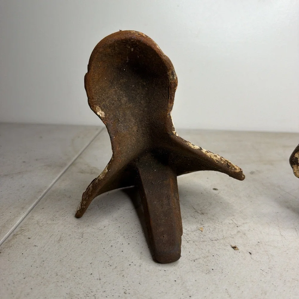 Set of 3 Antique Cast Iron Victorian Clawfoot Bath Tub Feet Ball Fleur De Lis